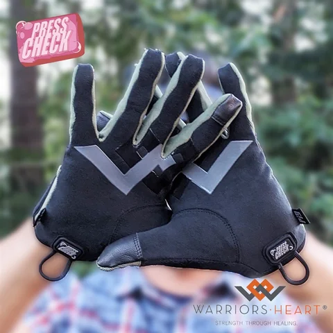 Presscheck Assault Glove ***EXCLUSIVE*** image 13